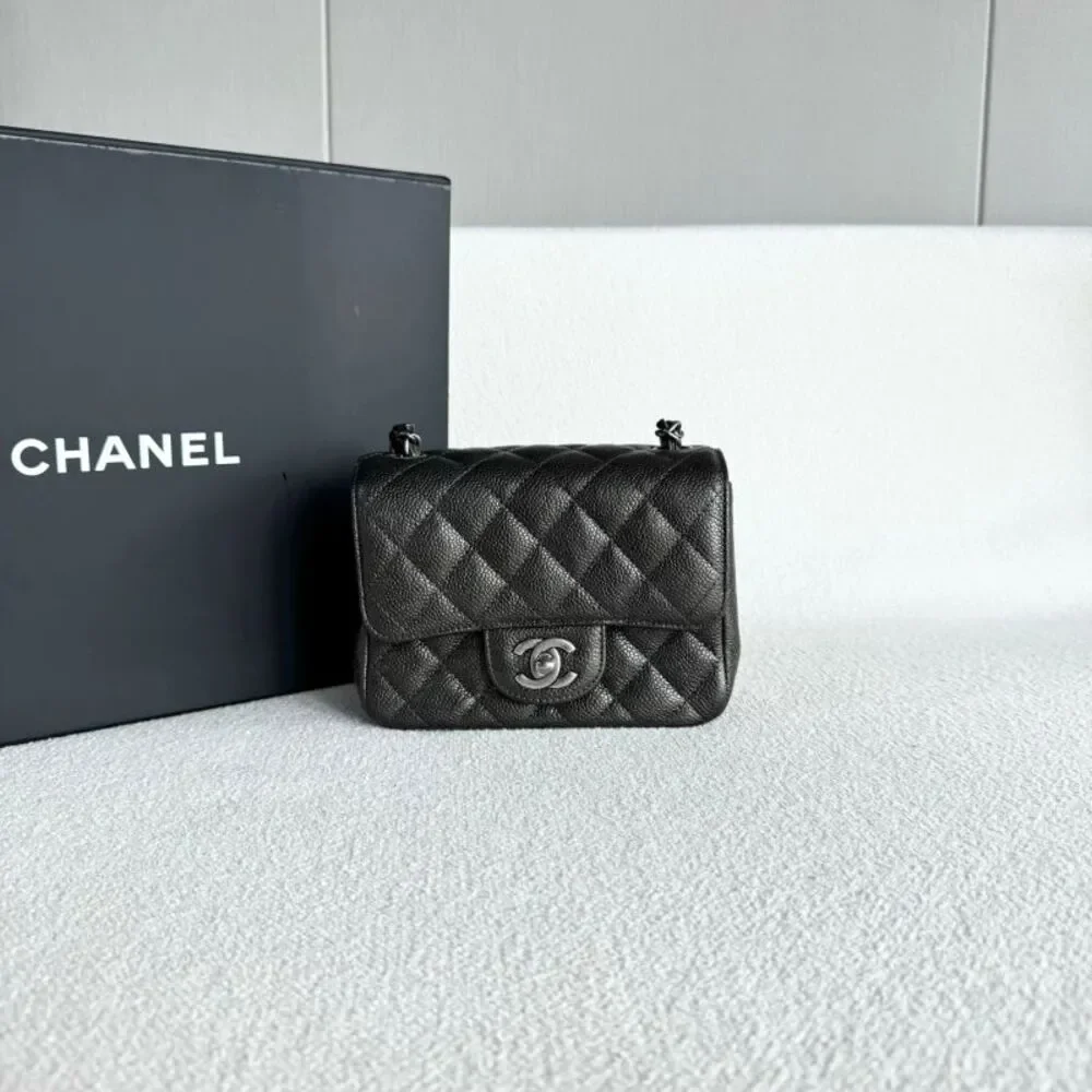 CHANEL brand color